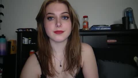 auroralightz1 online show from December 22, 2025, 3:36 am