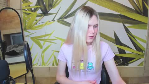 Aurora online show from December 24, 2024, 3:16 pm