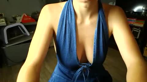 Snapshot of auroramayberose chatting on October 6, 2025, 2:31 am AuroraMaybeRose online show from October 6, 2025, 2:31 am