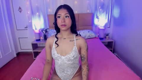 Snapshot of auroramontclair chatting on November 13, 2025, 11:53 am Aurora online show from November 13, 2025, 11:53 am