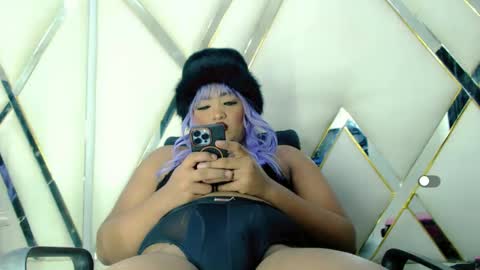 Snapshot of aurorarossx chatting on October 8, 2025, 6:27 pm Aurora online show from October 8, 2025, 6:27 pm