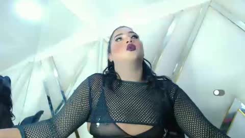 Snapshot of aurorarossx chatting on October 15, 2025, 10:54 pm Aurora online show from October 15, 2025, 10:54 pm