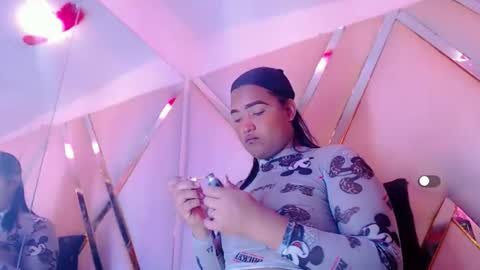 Snapshot of aurorarossx chatting on October 16, 2025, 7:15 pm Aurora online show from October 16, 2025, 7:15 pm