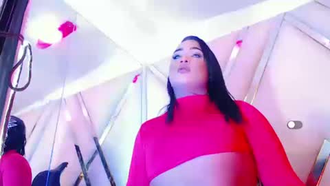 Snapshot of aurorarossx chatting on October 18, 2025, 12:13 am Aurora online show from October 18, 2025, 12:13 am