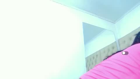 Snapshot of aurorarossx chatting on October 19, 2025, 4:29 pm Aurora online show from October 19, 2025, 4:29 pm