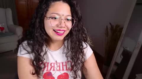 Aurora online show from December 2, 2025, 9:21 pm