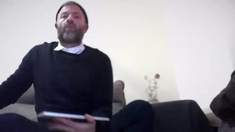 aussie_dad_uc online show from June 24, 2026, 9:30 am