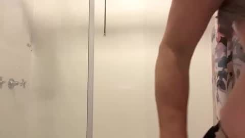 Snapshot of aussielovingxxx chatting on September 20, 2025, 7:53 am Milf4u online show from September 20, 2025, 7:53 am