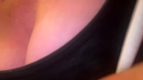 Snapshot of aussielovingxxx chatting on November 21, 2025, 8:13 am Milf4u online show from November 21, 2025, 8:13 am