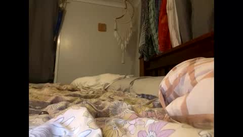 Snapshot of aussielovingxxx chatting on December 18, 2025, 2:45 pm Milf4u online show from December 18, 2025, 2:45 pm