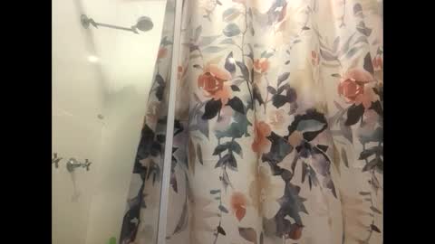 Snapshot of aussielovingxxx chatting on January 6, 2026, 1:26 pm Milf4u online show from January 6, 2026, 1:26 pm