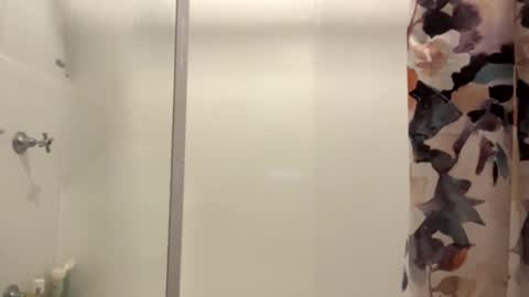 Snapshot of aussielovingxxx chatting on February 9, 2026, 5:17 pm Milf4u online show from February 9, 2026, 5:17 pm