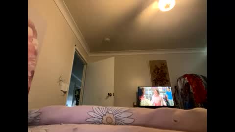 Snapshot of aussielovingxxx chatting on March 4, 2026, 5:46 am Milf4u online show from March 4, 2026, 5:46 am