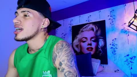 Snapshot of austin_collinss chatting on February 20, 2025, 5:01 am AUSTIN online show from February 20, 2025, 5:01 am