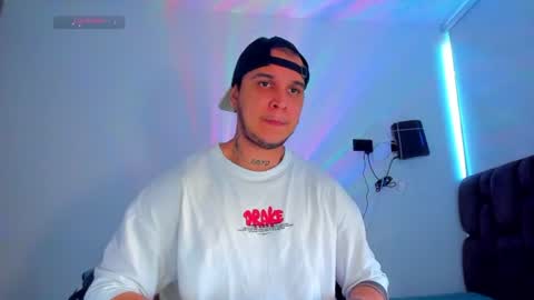 Snapshot of austin_curry chatting on July 16, 2026, 10:05 pm A online show from July 16, 2026, 10:05 pm