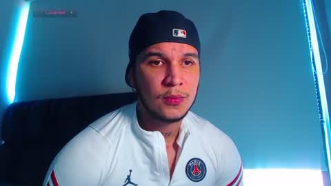 Snapshot of austin_curry chatting on August 2, 2026, 7:45 pm A online show from August 2, 2026, 7:45 pm
