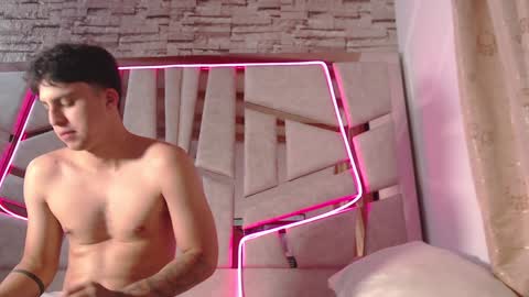 austin_mia45 online show from February 4, 2025, 2:17 am