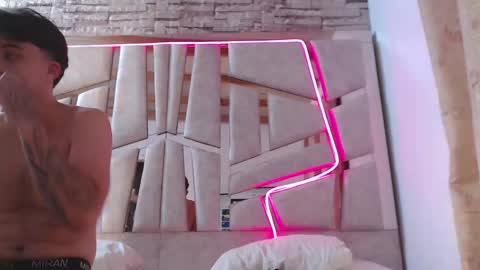 austin_mia45 online show from February 20, 2025, 7:34 am