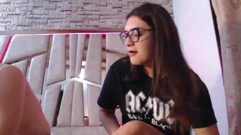 austin_mia45 online show from February 21, 2025, 12:27 am