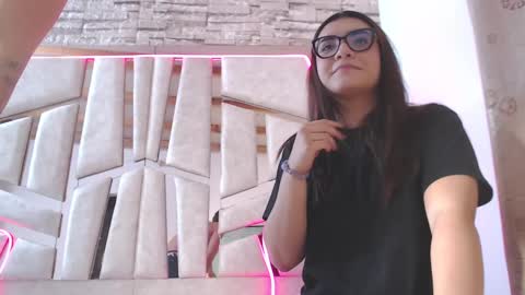 austin_mia45 online show from February 24, 2025, 3:02 am