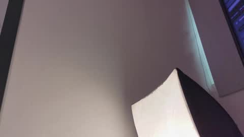 austinreeds online show from April 2, 2026, 12:47 pm