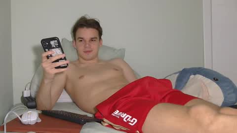 Snapshot of auston_r1ch chatting on February 7, 2025, 1:53 pm Auston 3 online show from February 7, 2025, 1:53 pm