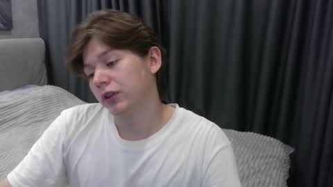 Snapshot of ausxuw chatting on October 16, 2025, 10:11 pm ausxuw online show from October 16, 2025, 10:11 pm