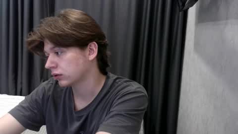 Snapshot of ausxuw chatting on October 21, 2025, 10:32 pm ausxuw online show from October 21, 2025, 10:32 pm