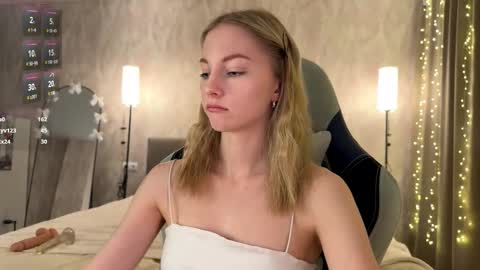 Snapshot of autumnroginson chatting on February 6, 2026, 11:57 am Annie online show from February 6, 2026, 11:57 am