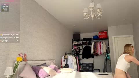 Snapshot of autumnroginson chatting on March 12, 2026, 1:06 pm Annie online show from March 12, 2026, 1:06 pm