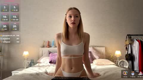 Snapshot of autumnroginson chatting on March 14, 2026, 1:05 pm Annie online show from March 14, 2026, 1:05 pm