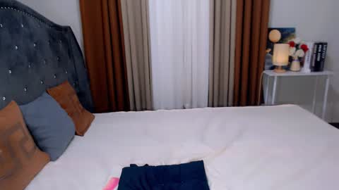 Ava online show from December 6, 2024, 2:02 am