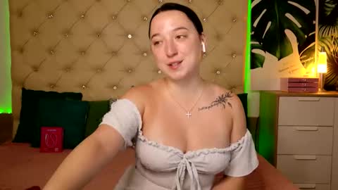 Snapshot of ava_maax chatting on June 9, 2026, 4:46 am Ava online show from June 9, 2026, 4:46 am