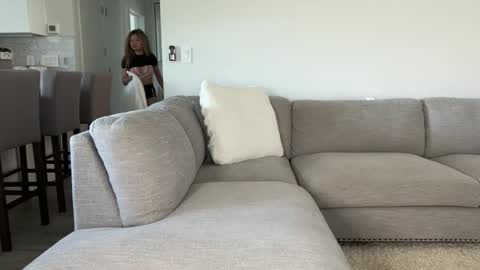 Little Ava  online show from April 28, 2026, 5:51 pm