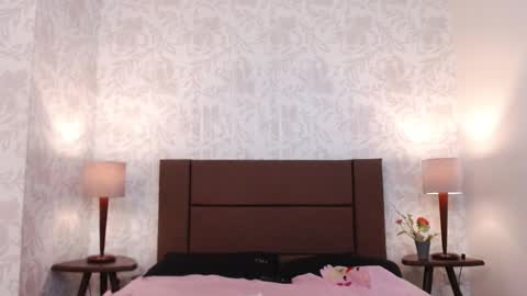 Ava  online show from December 2, 2025, 6:58 pm