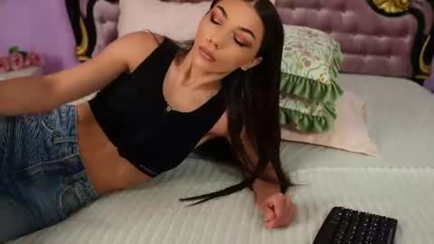 Pamela online show from June 30, 2026, 4:46 am