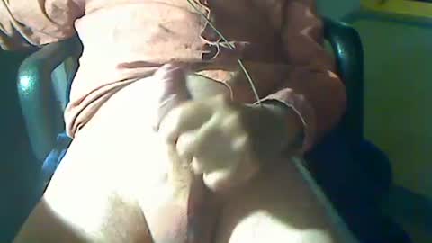 Snapshot of avan05 chatting on December 16, 2025, 1:43 am avan05 online show from December 16, 2025, 1:43 am