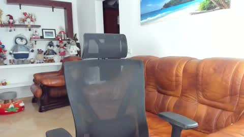 Snapshot of avapinkqueen chatting on January 17, 2025, 5:53 am Ava online show from January 17, 2025, 5:53 am