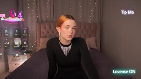  Ava  online show from November 17, 2025, 12:55 pm