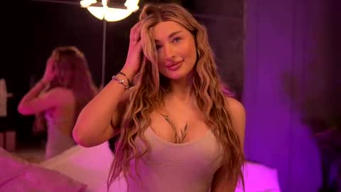 Carina online show from March 4, 2025, 1:12 am