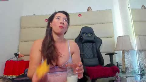 Ava Tomas online show from November 23, 2025, 9:47 pm