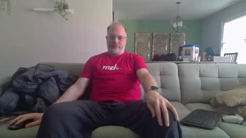 Snapshot of averagegreg chatting on April 6, 2026, 4:41 pm Greg online show from April 6, 2026, 4:41 pm
