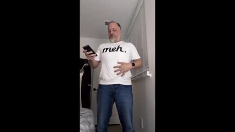 Snapshot of averagegreg chatting on May 20, 2026, 9:43 pm Greg online show from May 20, 2026, 9:43 pm