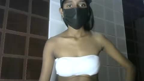 avery_lust01 online show from May 13, 2026, 7:06 am