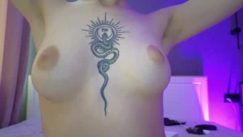 avgustina_love online show from May 3, 2026, 9:04 am