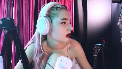 Snapshot of avi_nile chatting on September 22, 2025, 4:36 am Avriel online show from September 22, 2025, 4:36 am