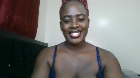 Snapshot of avian_babe chatting on June 5, 2026, 8:36 pm Avian online show from June 5, 2026, 8:36 pm