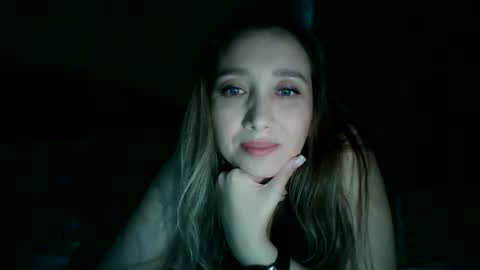 avinelra online show from May 5, 2026, 2:14 pm