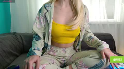 avr0ria online show from January 3, 2025, 8:43 pm