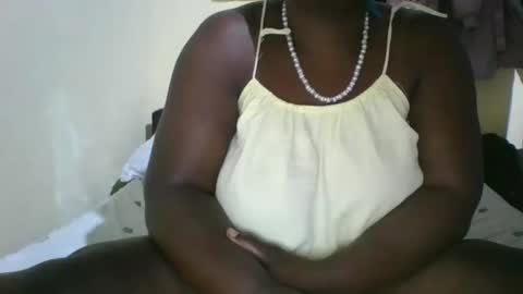 Snapshot of avril254 chatting on October 25, 2025, 12:07 am avril254 online show from October 25, 2025, 12:07 am